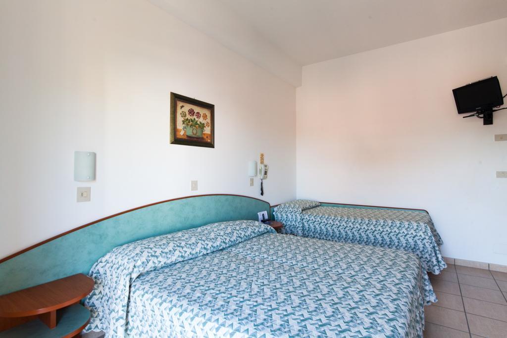Hotel Gabry Cervia Oda fotoğraf