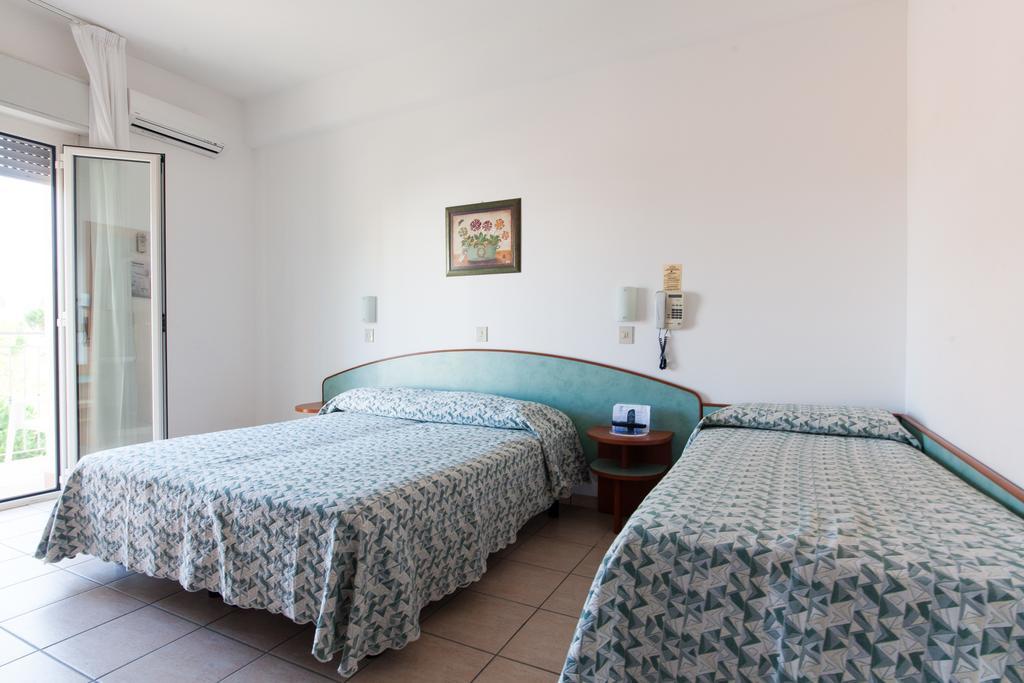 Hotel Gabry Cervia Oda fotoğraf