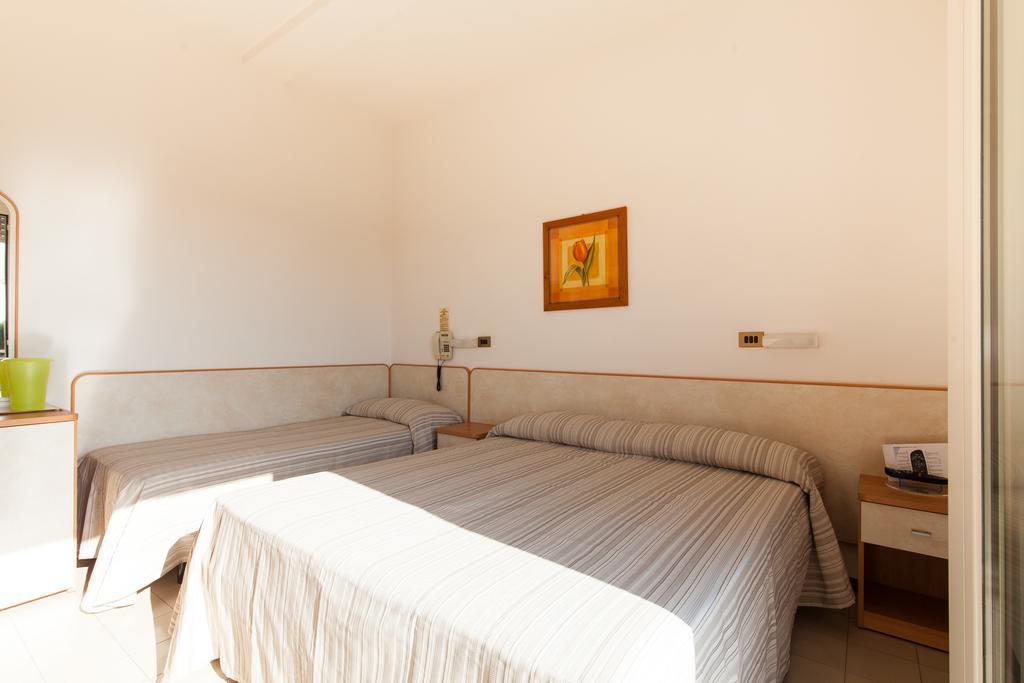 Hotel Gabry Cervia Oda fotoğraf